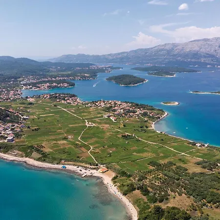2 Bedroom Beautiful Apartment In Lumbarda